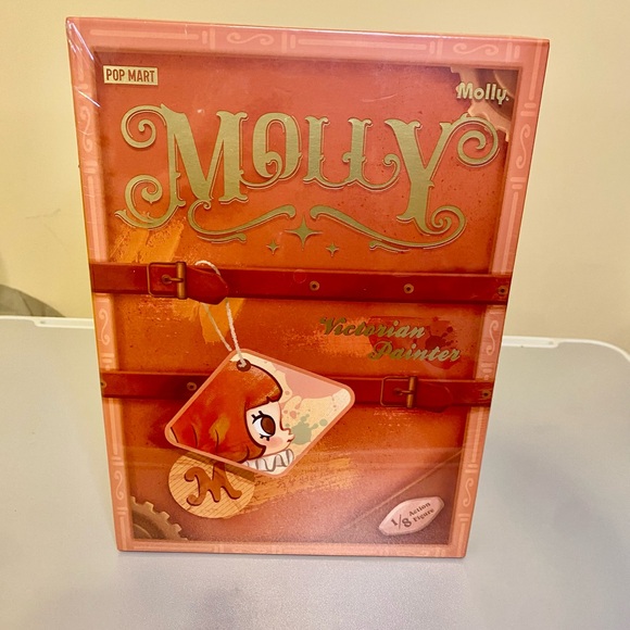 Pop Mart Molly Victorian Painter Figure | 1/8 Scale - Picture 1 of 4